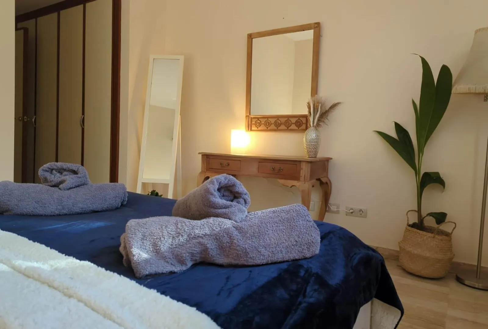 Frontline 2 Bed Apartment, San Pedro De Alcantara Marbella Spain